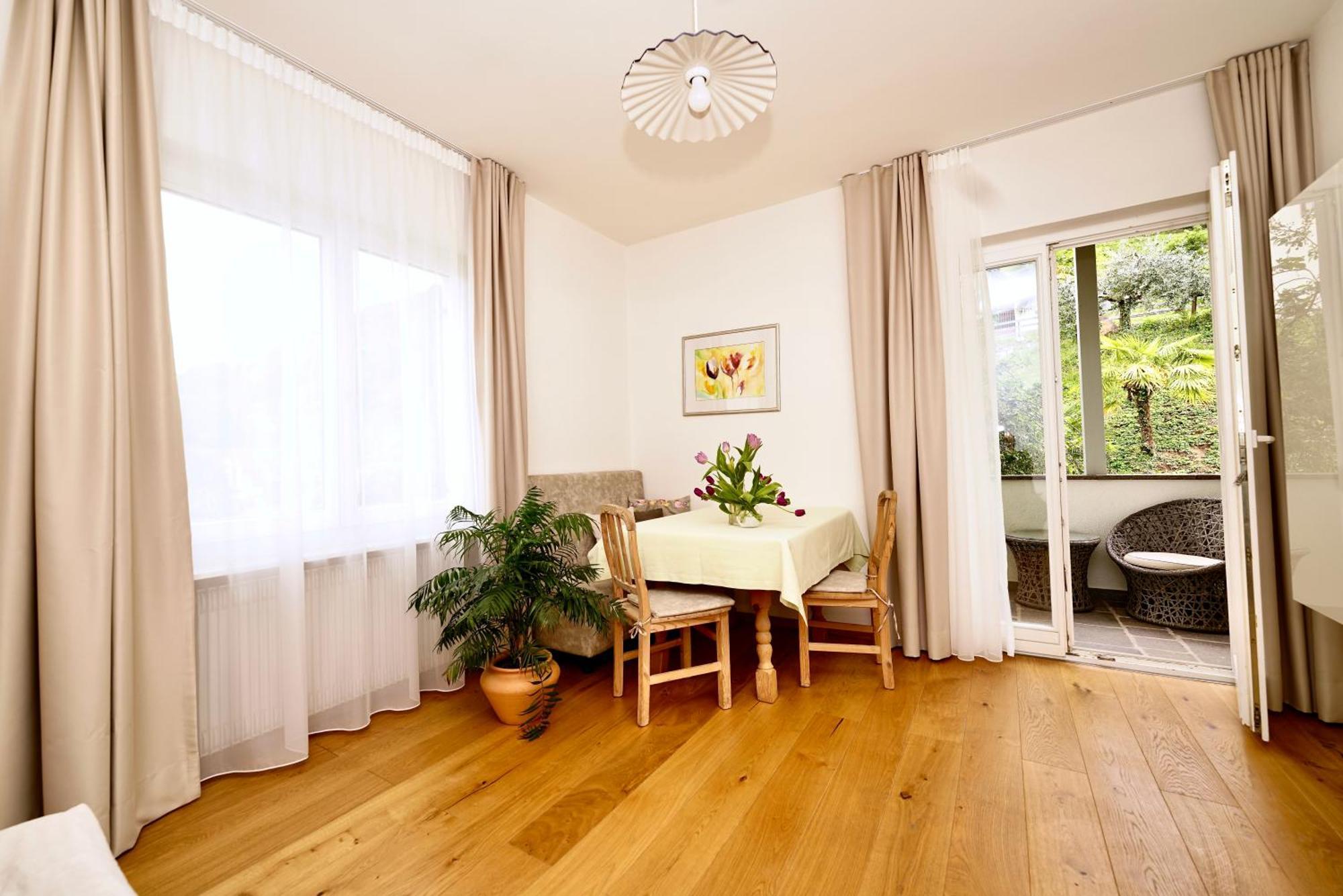 Burgunderhof Villa Montagna Eksteriør billede